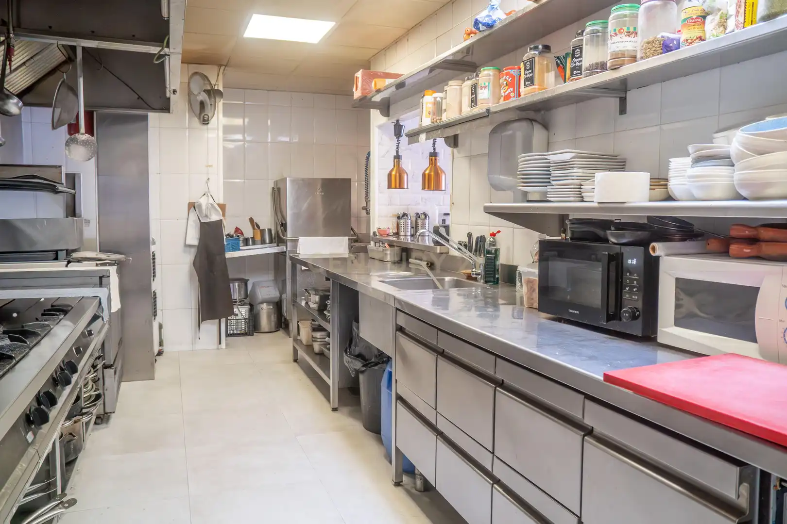 Cocina de Local en venta en Fuengirola con Aire acondicionado