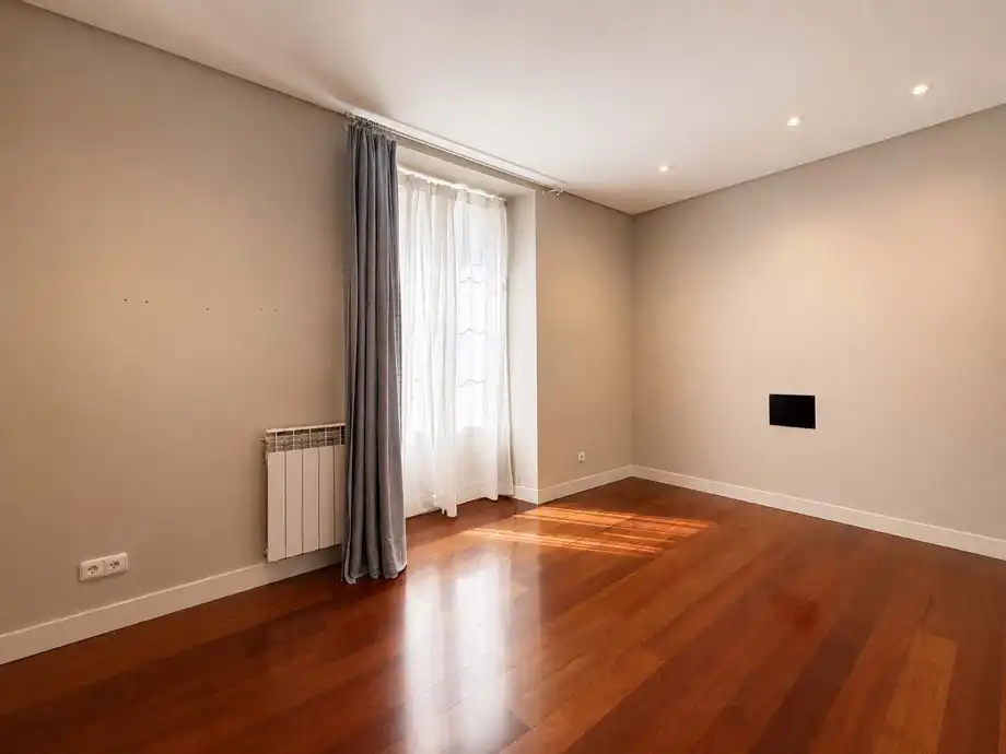 Sala d'estar de Pis en venda en Vitoria - Gasteiz amb Calefacció, Parquet i Terrassa