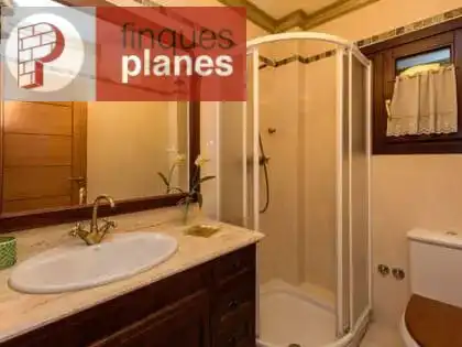 Bany de Casa o xalet en venda en La Seu d'Urgell amb Jardí privat, Terrassa i Traster