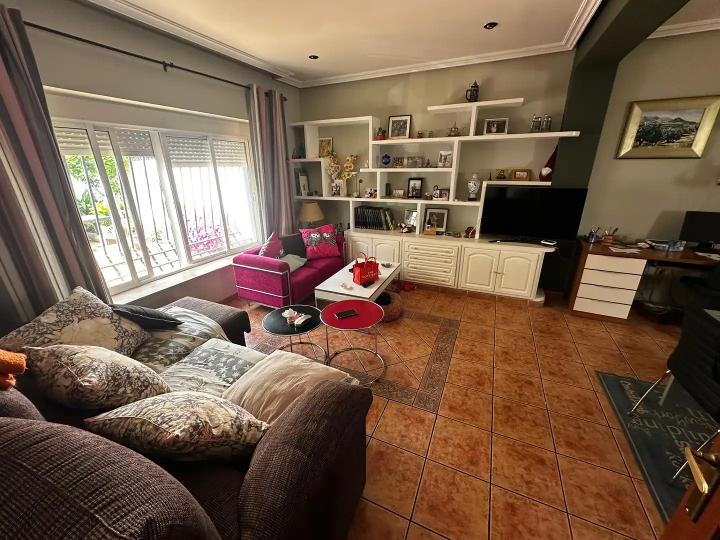 Sala de estar de Casa adosada en venta en  Jaén Capital con Aire acondicionado, Terraza y Balcón