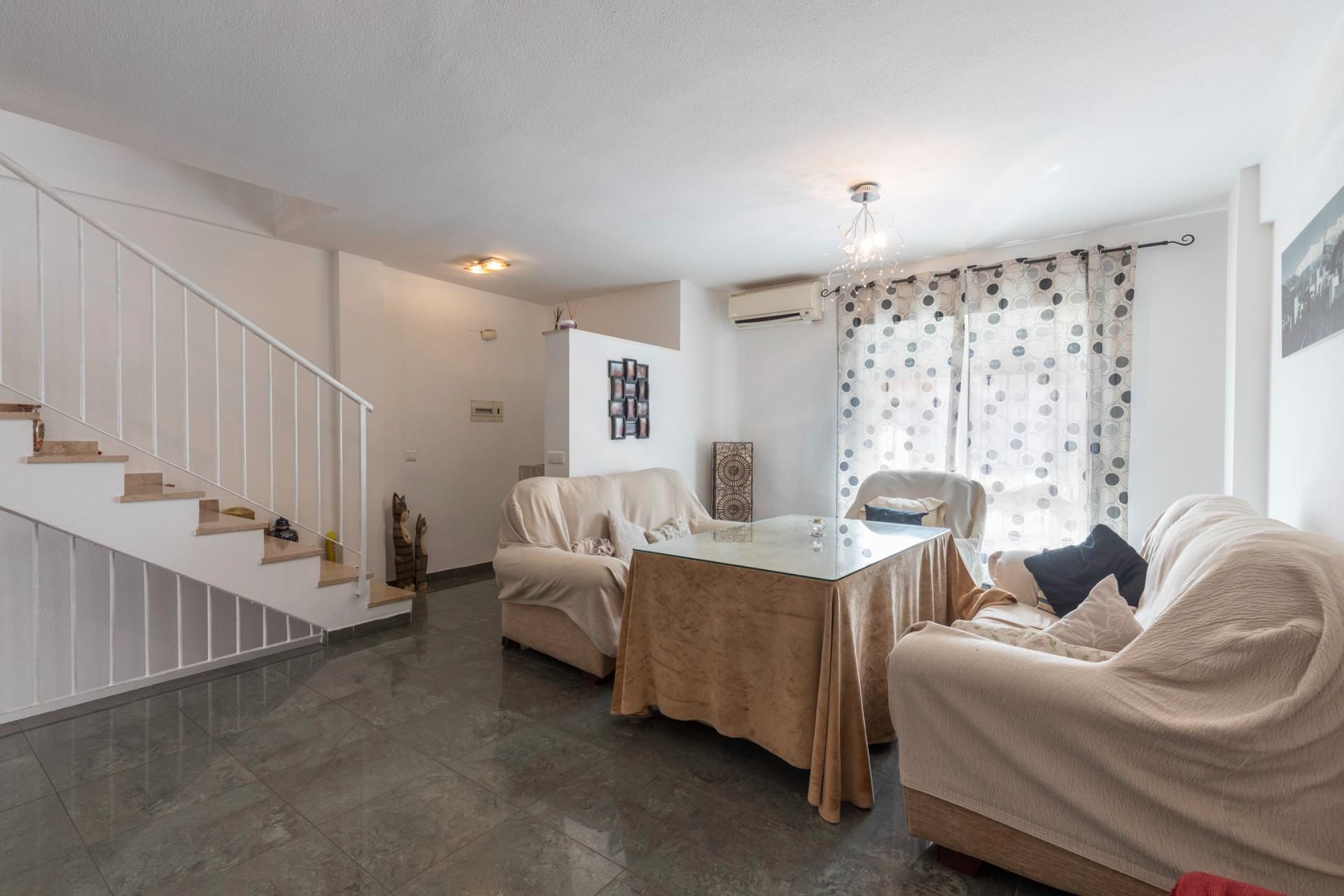Living room of House or chalet for sale in Churriana de la Vega  with Air Conditioner, Terrace and Balcony