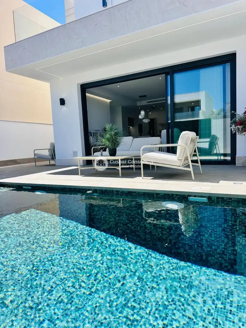 Villa mit Pool zum Verkauf in El Cano
