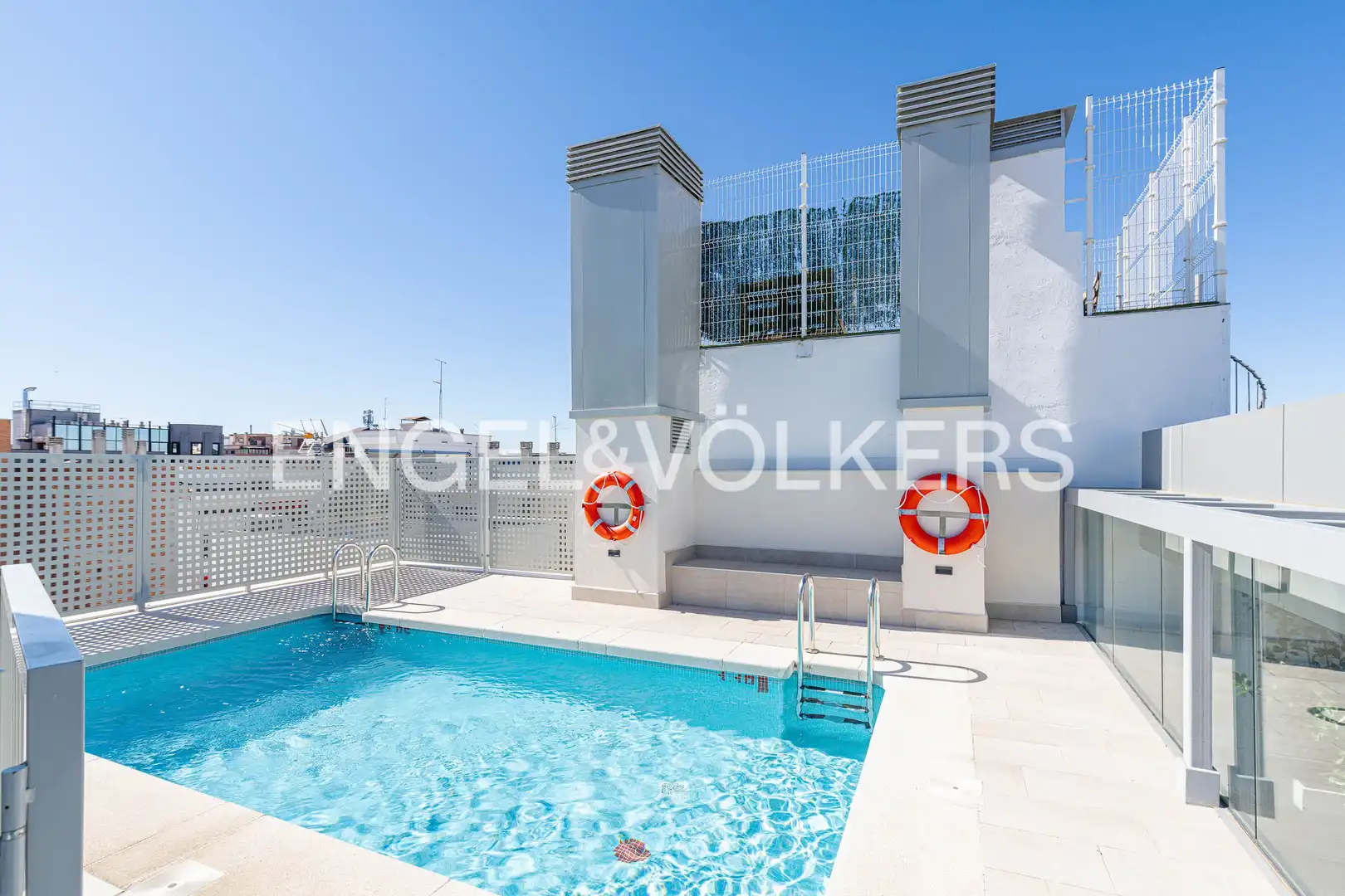 Swimming pool of Flat for rent in Madrid  with Air Conditioner, Heating and Swimming Pool