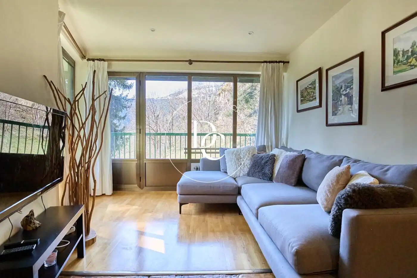 Sala de estar de Piso en venta en Alp con Calefacción, Terraza y Amueblado