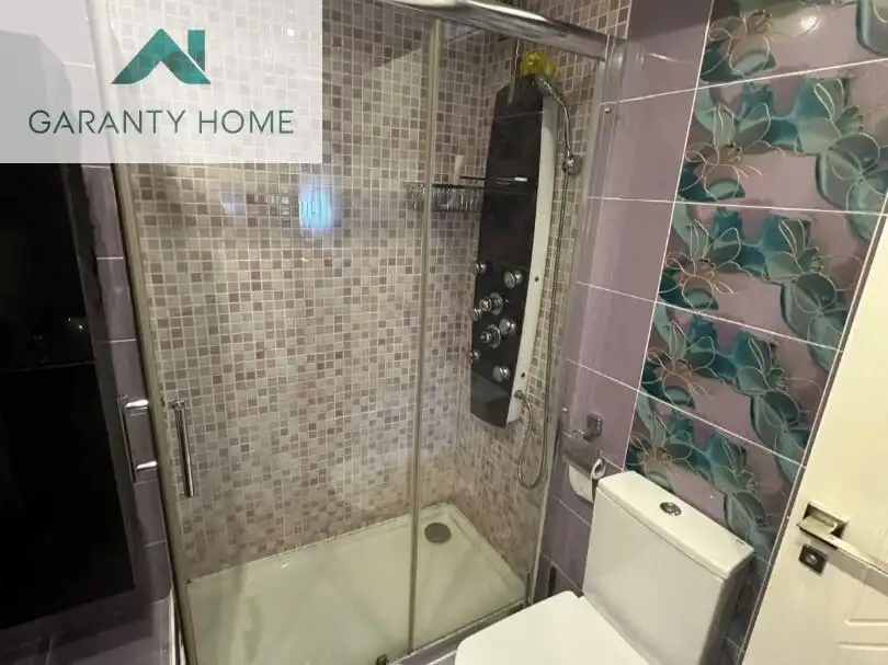 Badezimmer von Wohnung zur Miete in Málaga mit Klimaanlage, Privatgarten und Terrasse