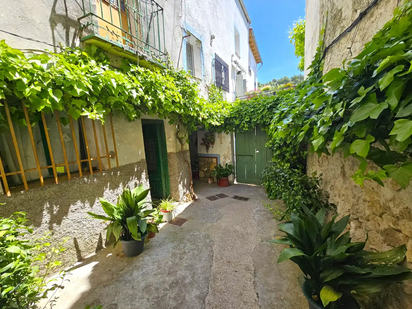 Vista exterior de Casa o chalet en venta en Pareja con Trastero y Balcón