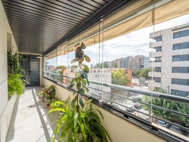 Wohnung mit Balkon zum Verkauf in Carrer Germanes Mirabal