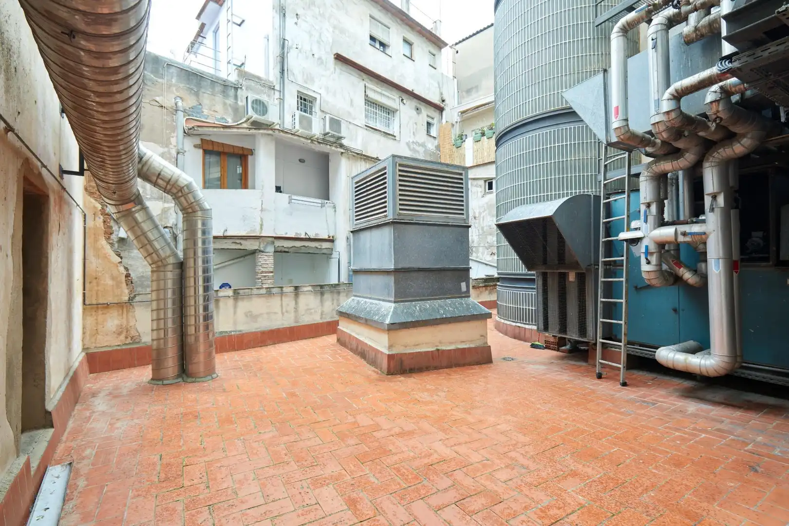 Vista exterior de Oficina de lloguer en Barcelona amb Aire condicionat i Terrassa