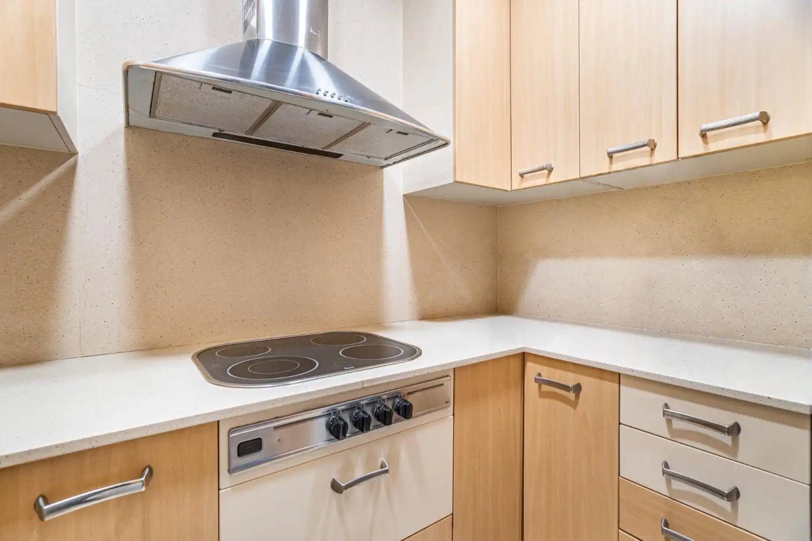 Küche von Wohnung zum Verkauf in Barcelona mit Klimaanlage, Heizung und Parkett