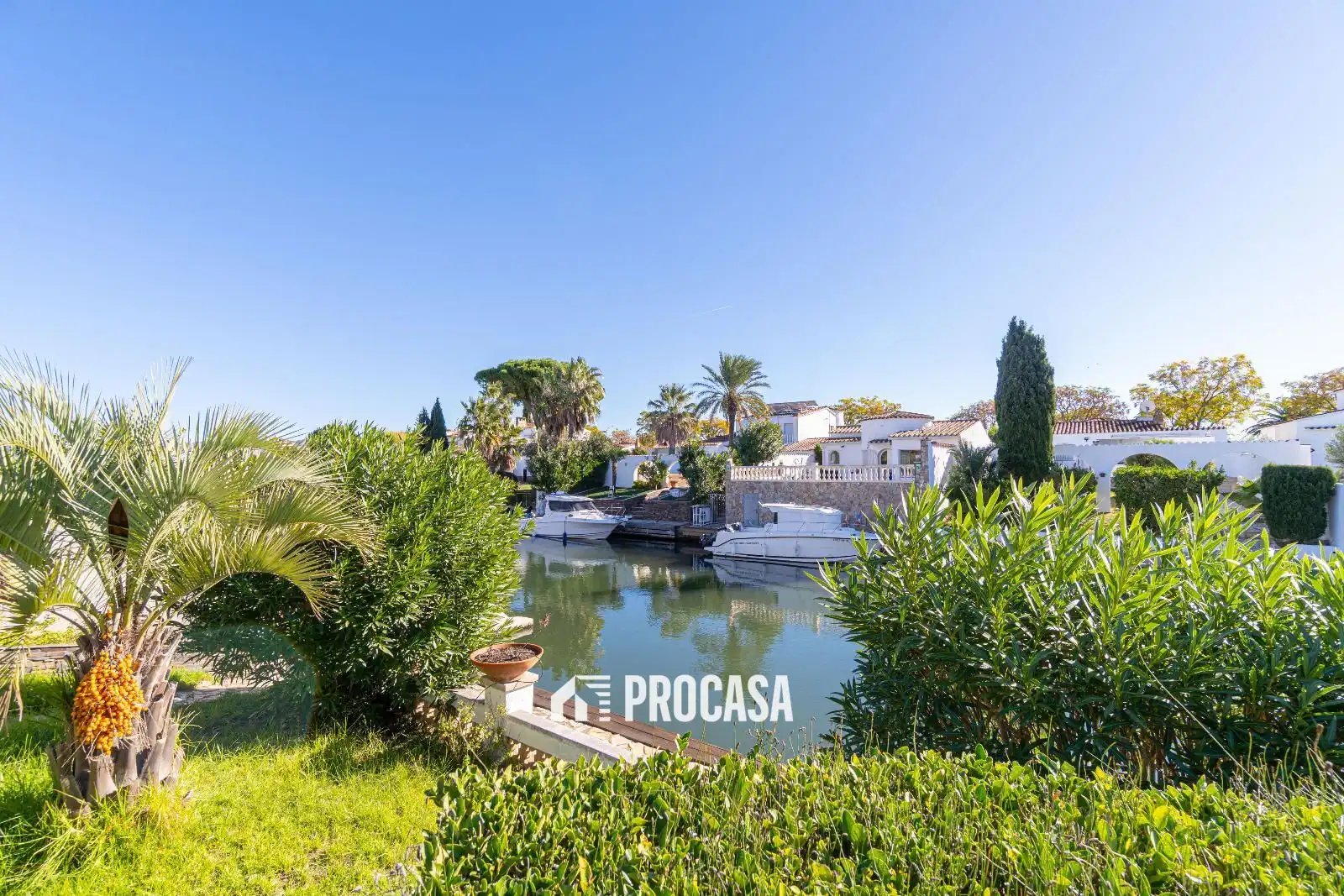Vista exterior de Casa o xalet en venda en Empuriabrava amb Aire condicionat, Calefacció i Traster
