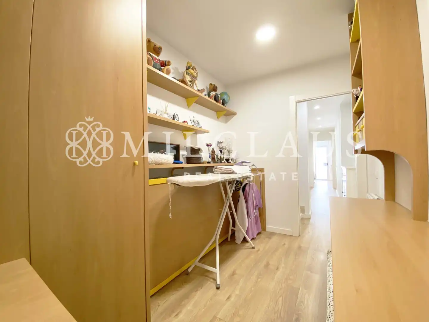 Einfamilien-Reihenhaus zum Verkauf in L'Hospitalet de Llobregat mit Klimaanlage, Heizung und Parkett