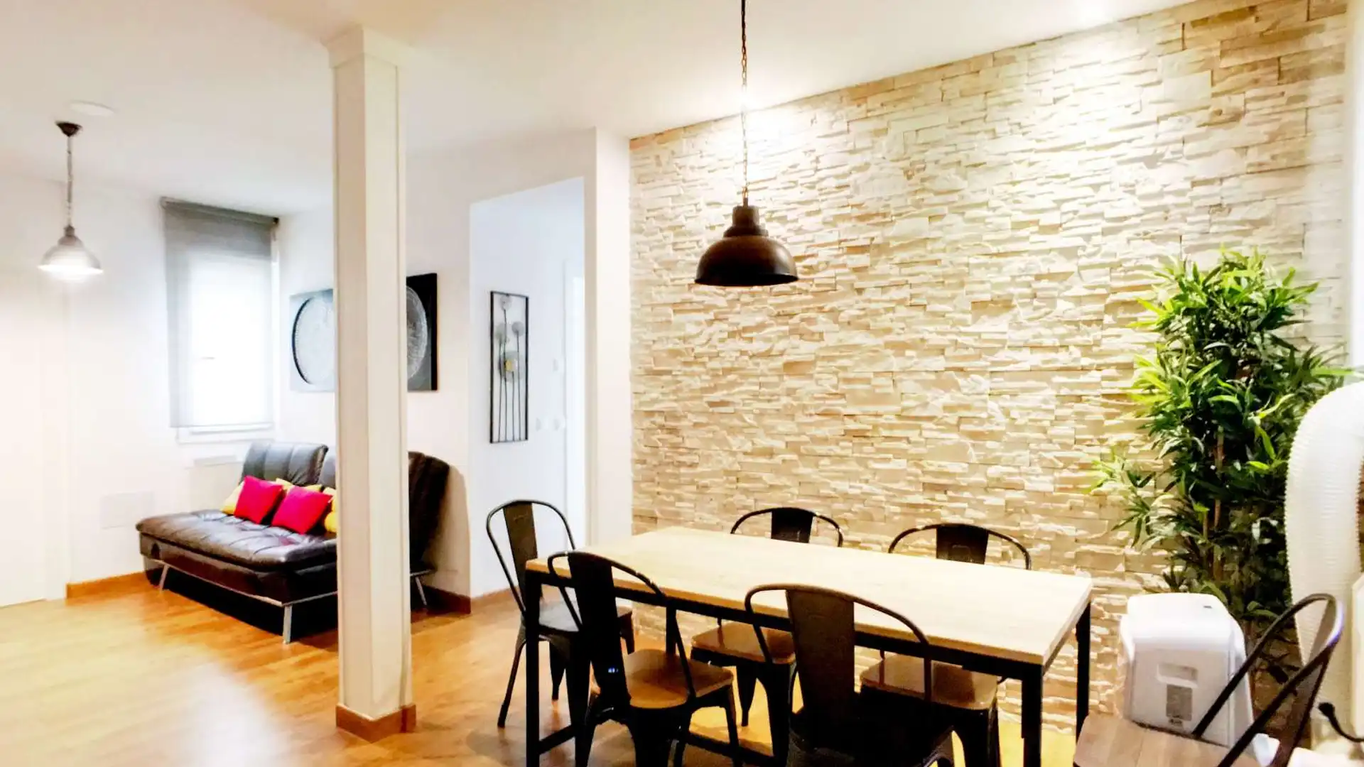 Comedor de Apartamento para compartir en  Madrid Capital con Aire acondicionado, Calefacción y Terraza