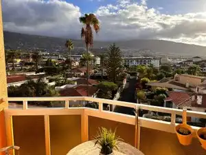 Vista exterior de Estudio de alquiler en Puerto de la Cruz con Terraza, Amueblado y Balcón
