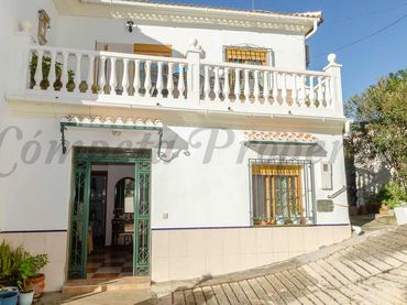 Casa con piscina en venta en Cómpeta