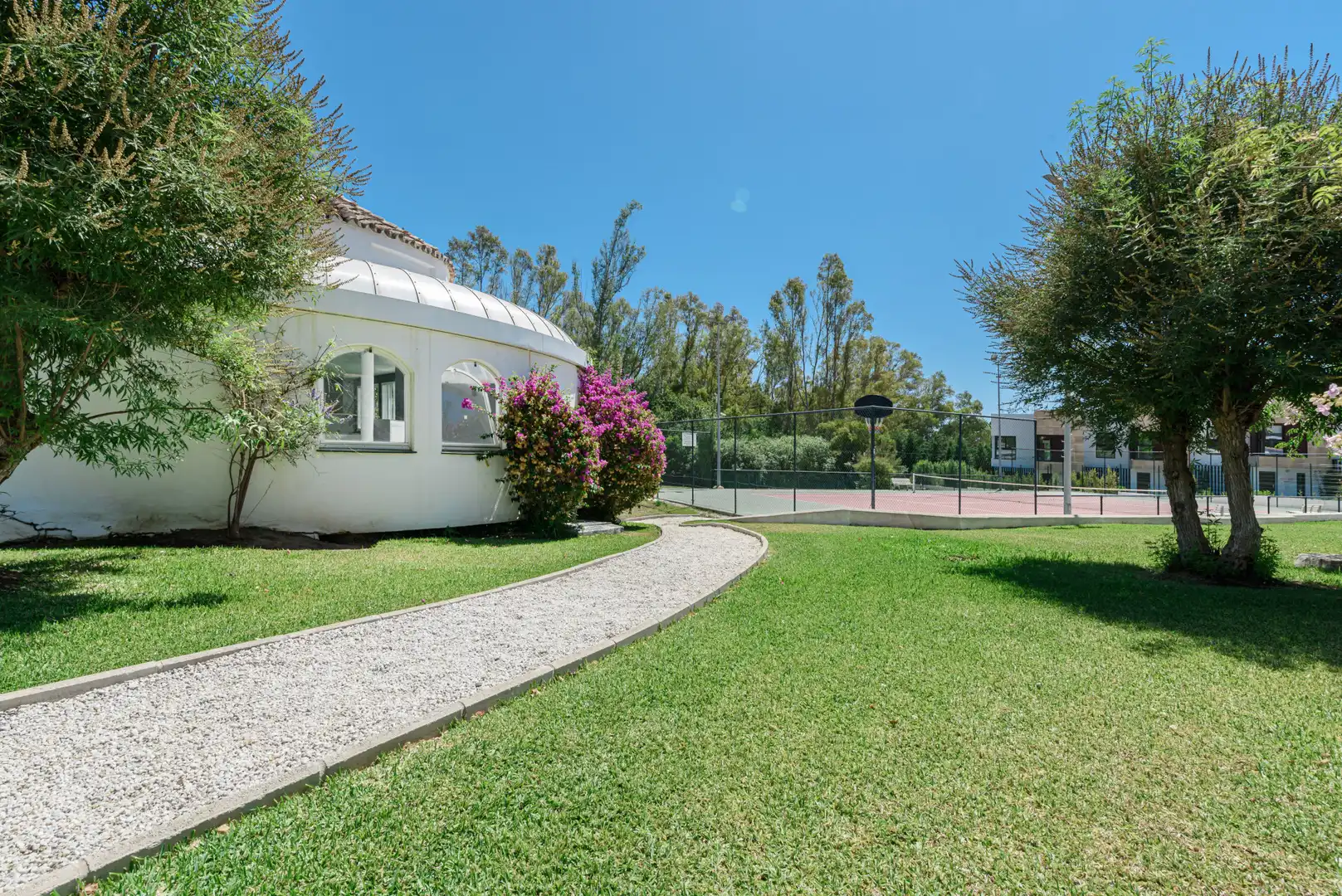 Jardín de Planta baja en venta en Marbella con Aire acondicionado, Terraza y Piscina