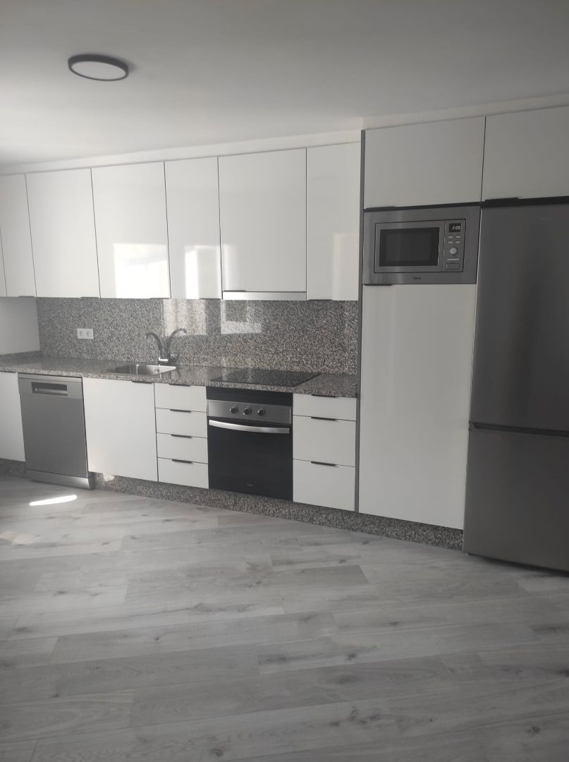 Kitchen of Flat to rent in Vigo   with Heating, Furnished and Oven