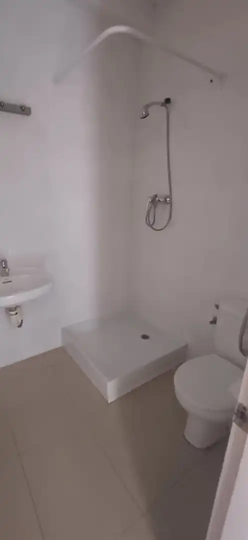 Bany de Local de lloguer en El Masnou amb Aire condicionat