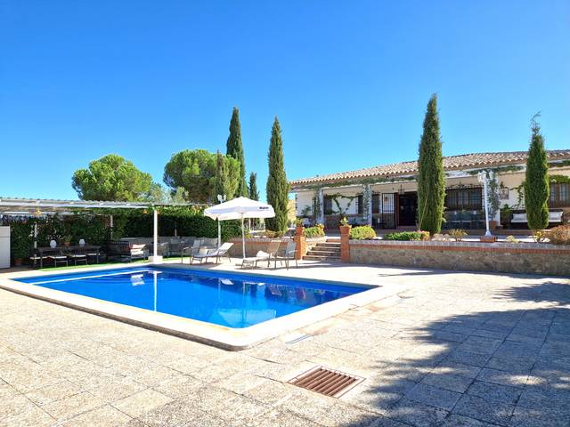Finca rústica en Venta en Los Cigarrales-La Bastida