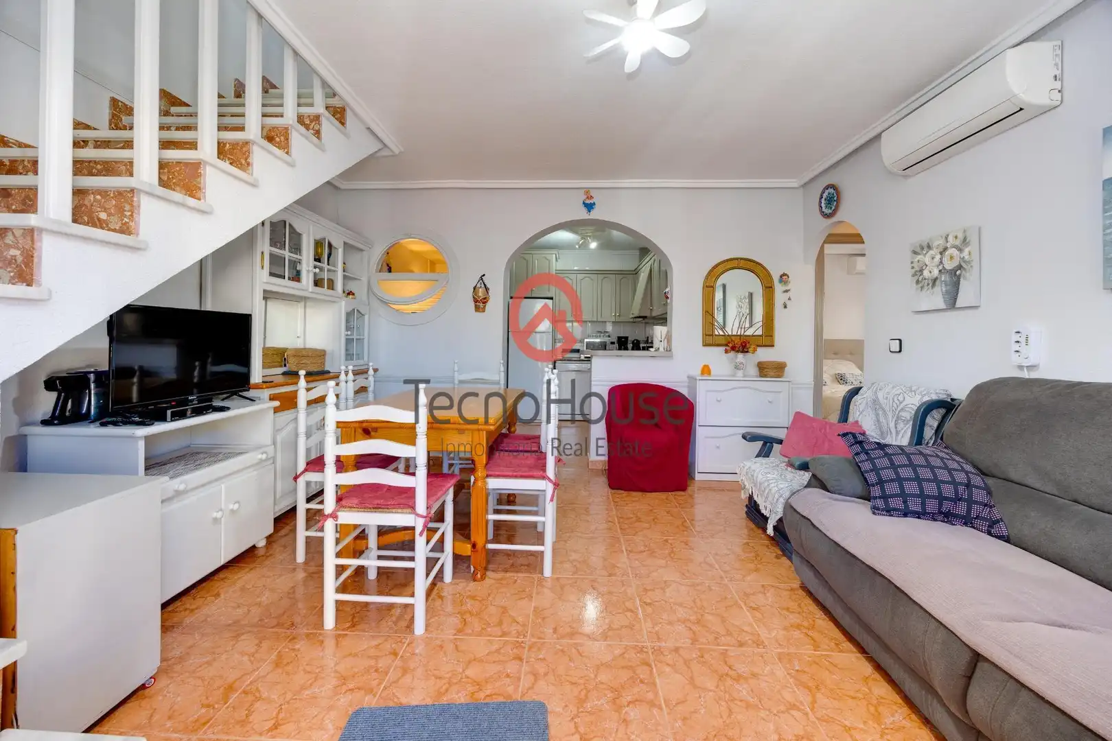 Sala de estar de Casa adosada en venta en Orihuela con Aire acondicionado, Jardín privado y Amueblado