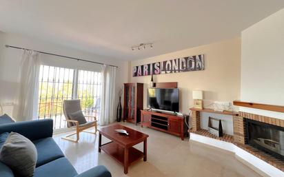 Living room of Single-family semi-detached for sale in Alhaurín de la Torre  with Air Conditioner, Terrace and Balcony