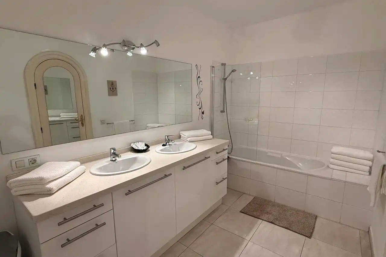 Bathroom of Apartments for sale in Adeje  with Community pool