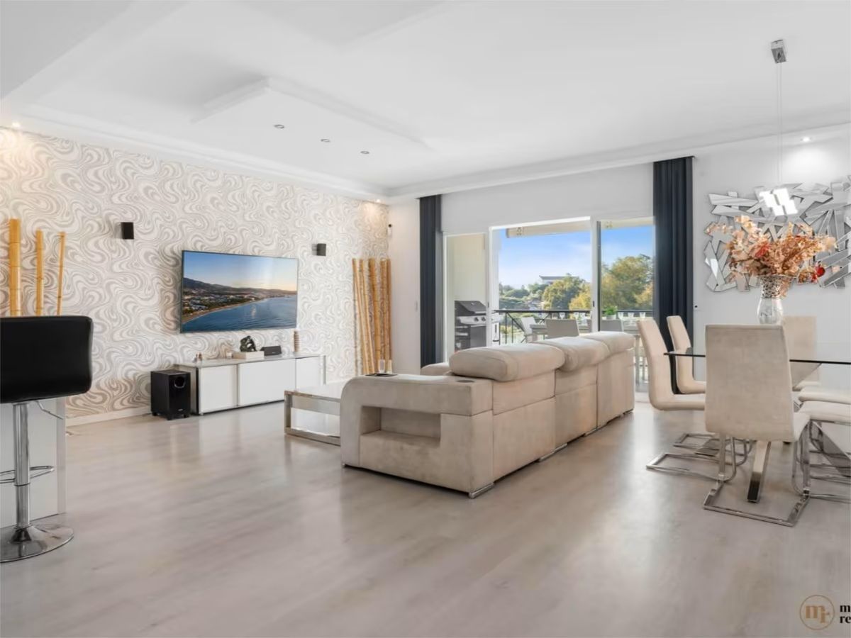 Living room of Houses for sale in Marbella  with Air Conditioner, Heating and Terrace
