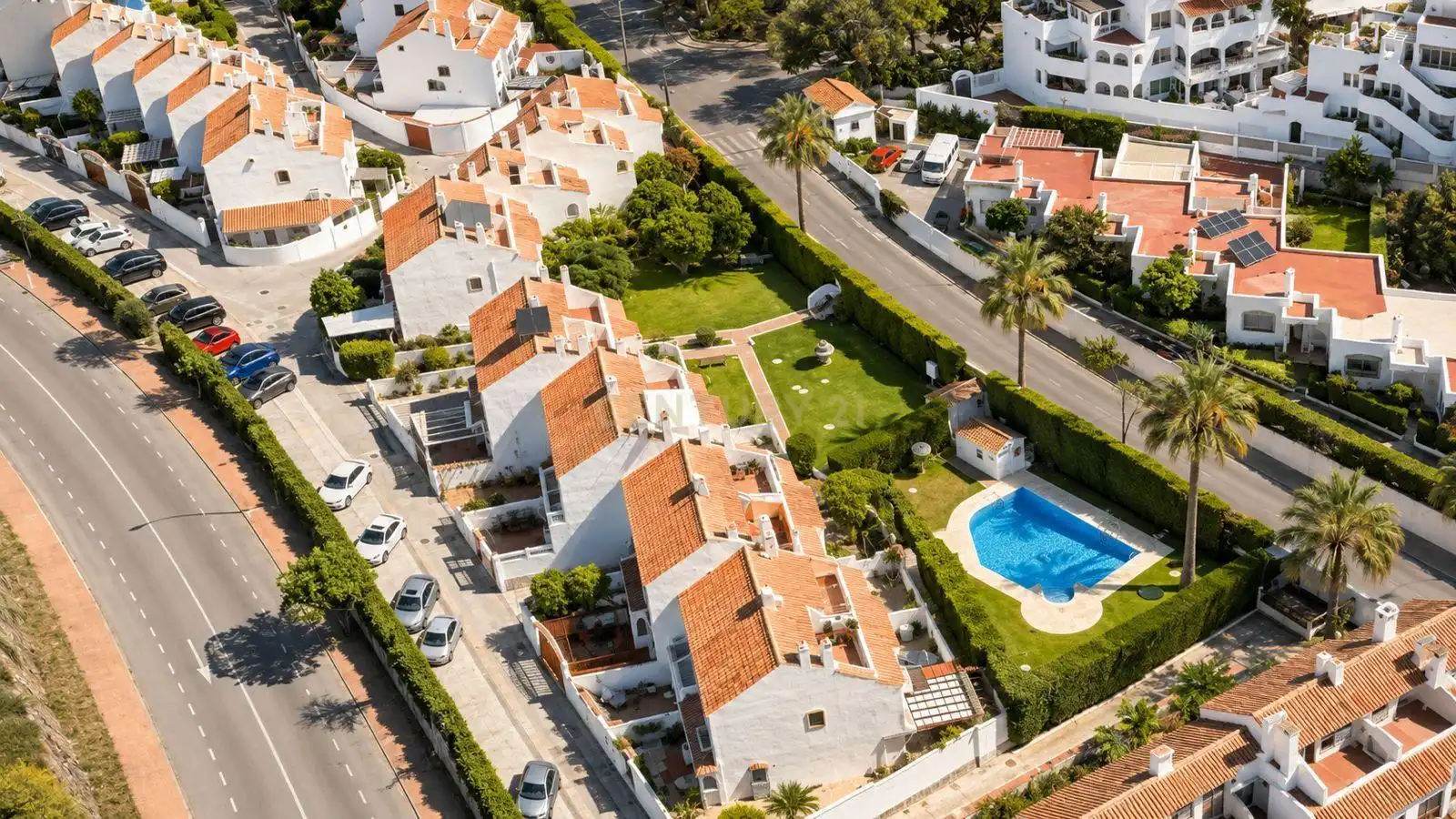 Vista exterior de Casa adosada en venda en Benalmádena amb Traster, Forn i Rentadora