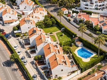 Maison mitoyenne avec balcon à vendre à Av. las Palmeras, Benalmádena, Spain