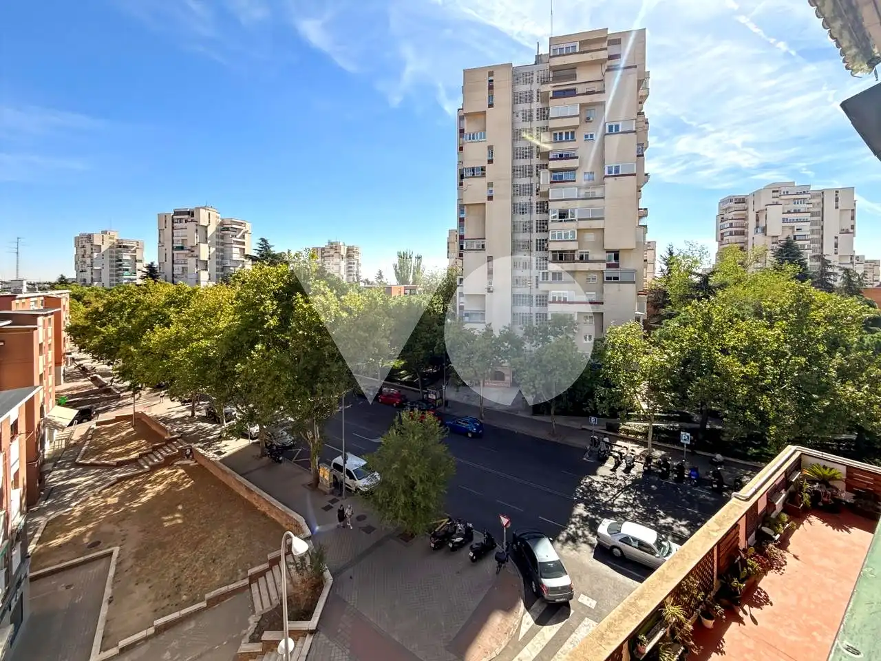 Flat with lift for sale in Calle de Valdecaleras