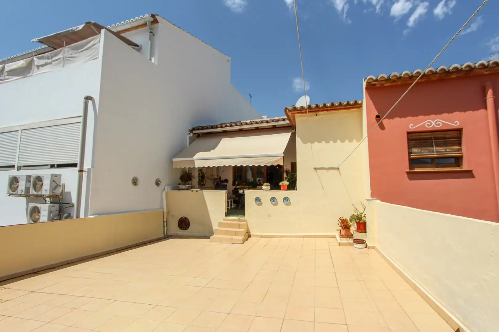 Vista exterior de Apartament en venda en Xaló amb Aire condicionat i Terrassa