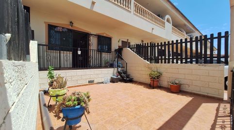 Planta baja con 2 dormitorios y 1 baño, aparcamiento privado, piscina común, gran terraza delantera y zona de descanso trasera. Mu, imatge 2