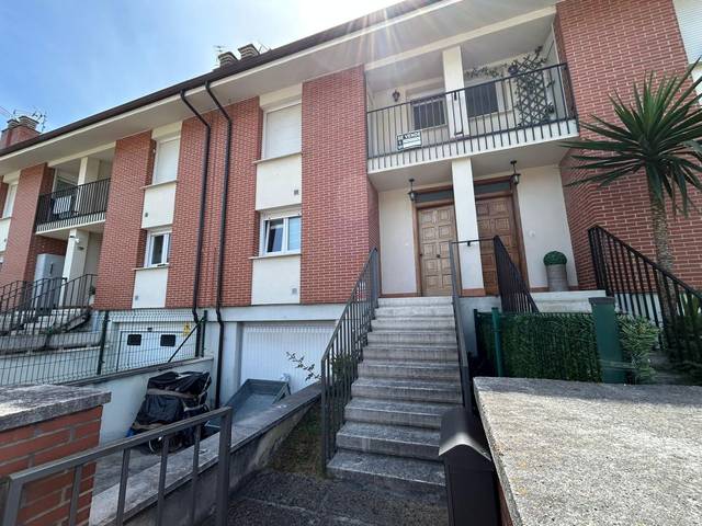 Casa adosada en Venta en Calle UBALTORRE, 9 en Artziniega