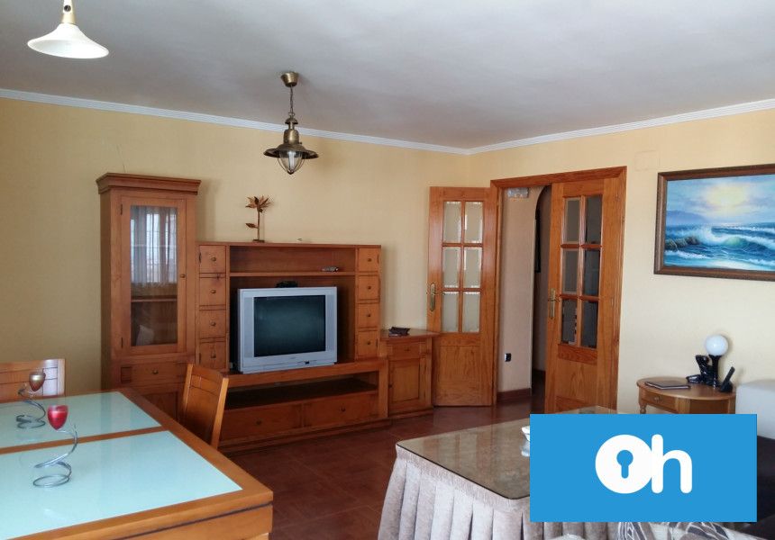 Sala d'estar de Pis en venda en  Huelva Capital amb Aire condicionat, Traster i Moblat