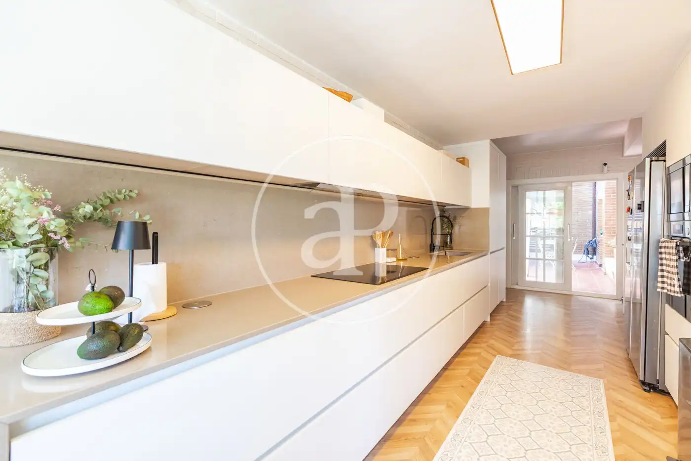 Cocina de Casa adosada de alquiler en Las Rozas de Madrid con Aire acondicionado, Calefacción y Jardín privado