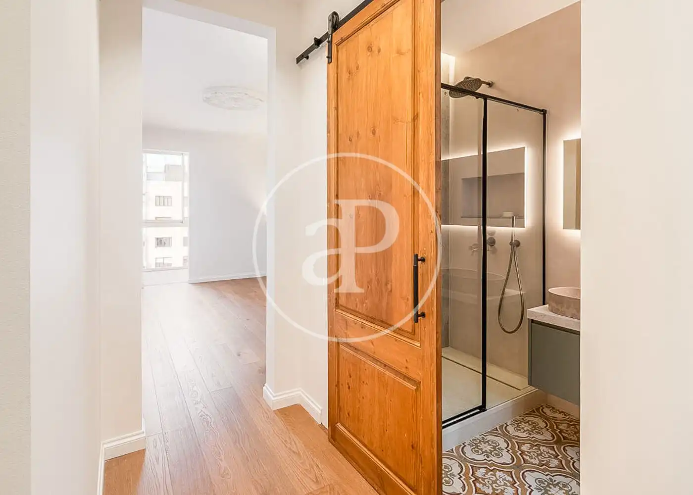 Bathroom of Flat for sale in Barcelona  with Air Conditioner, Heating and Terrace