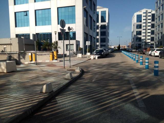 Oficina en Venta en C/ Arquitectura  en San Jerónimo - La Bachillera