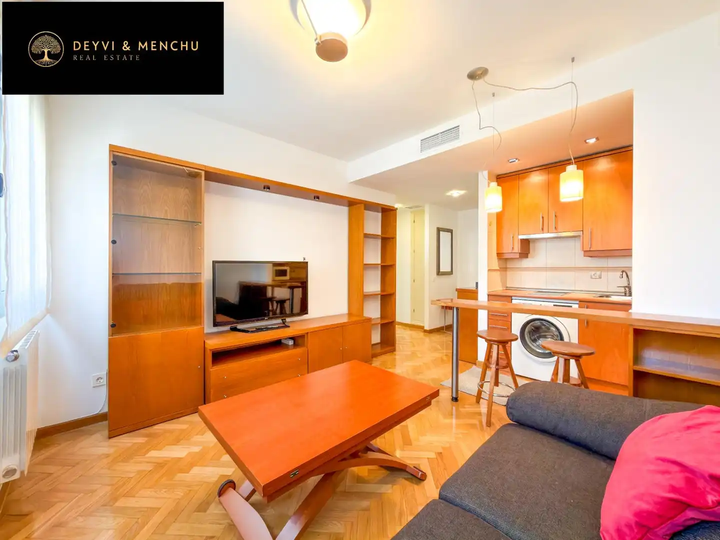 Living room of Flat for sale in Madrid  with Air Conditioner, Heating and Storage room