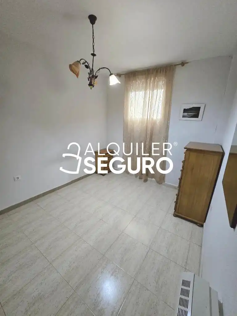 Habitación de Piso de alquiler en Alcalá de Henares con Calefacción