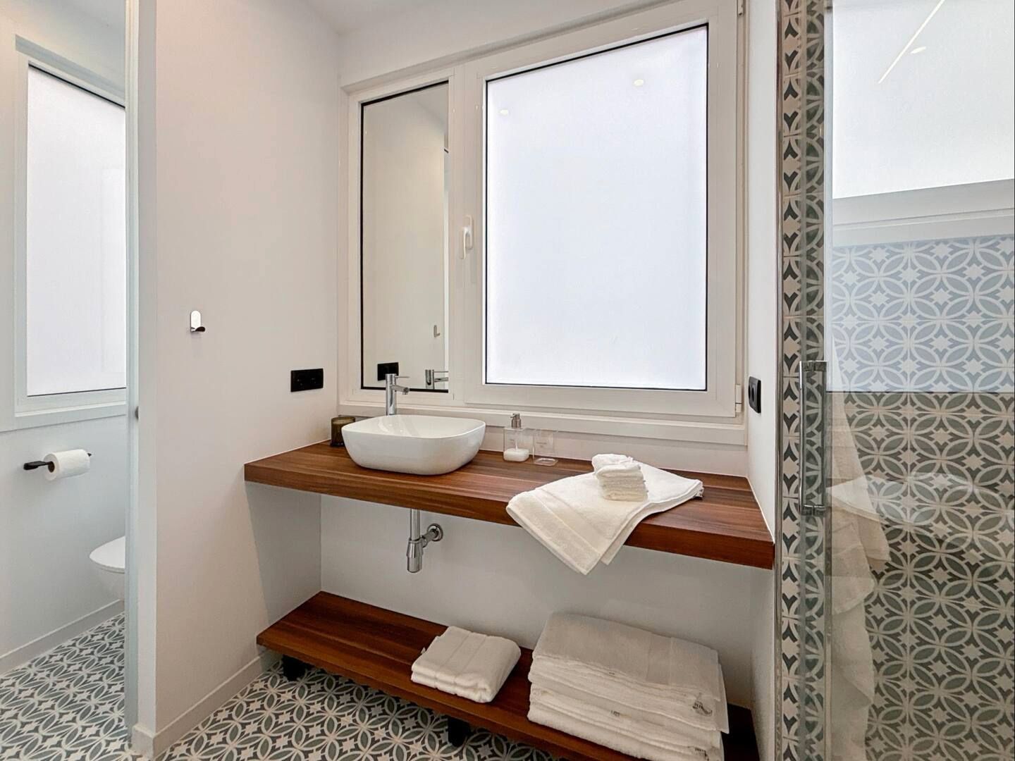 Bathroom of Flat to rent in A Coruña Capital   with Air Conditioner, Heating and Furnished
