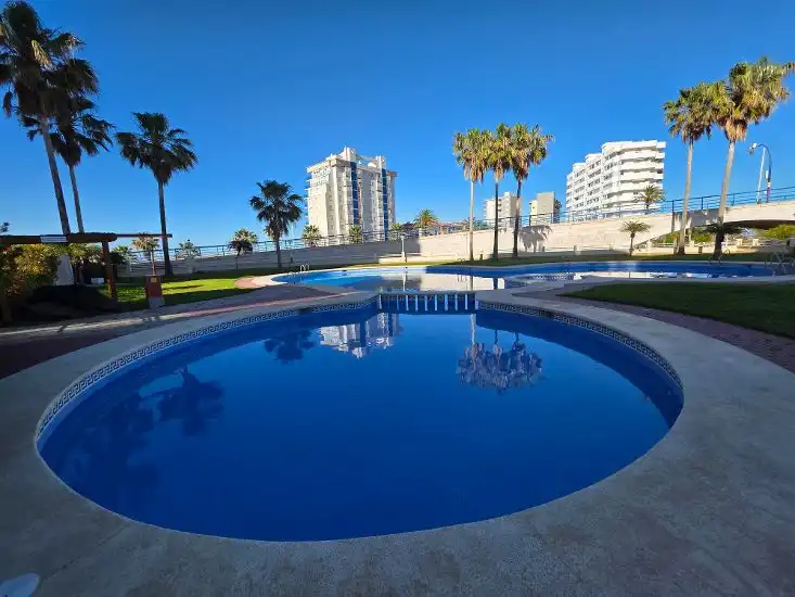 Piscina de Apartamento en venta en La Manga del Mar Menor con Terraza, Amueblado y Balcón