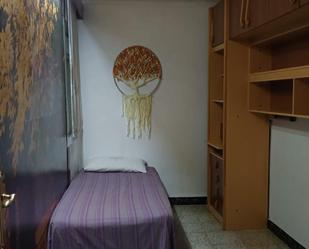 Dormitori de Apartament per a compartir en  Barcelona Capital amb Moblat, Forn i Rentadora