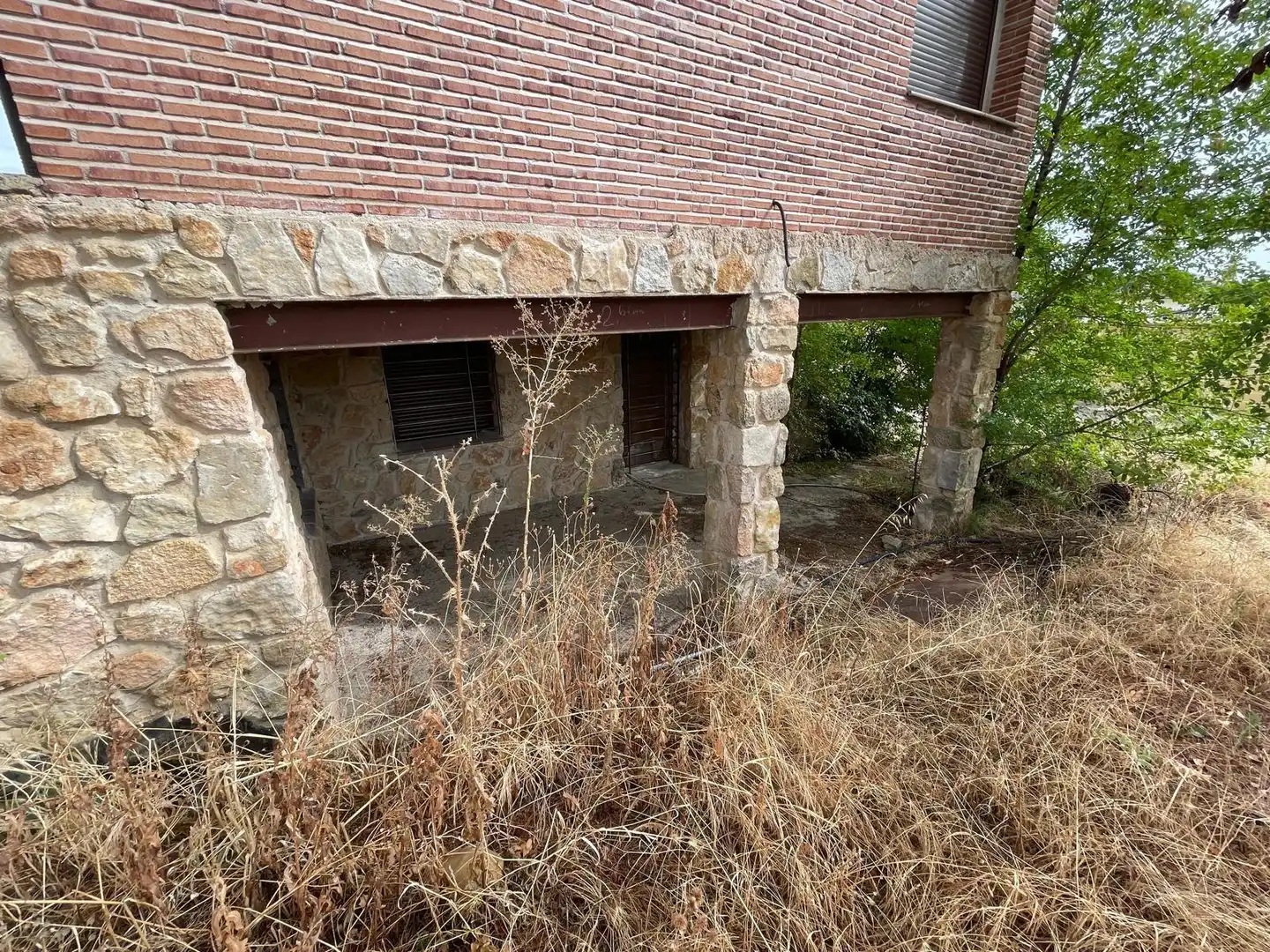 Vista exterior de Casa o xalet en venda en Espinosa de Henares amb Calefacció, Jardí privat i Terrassa