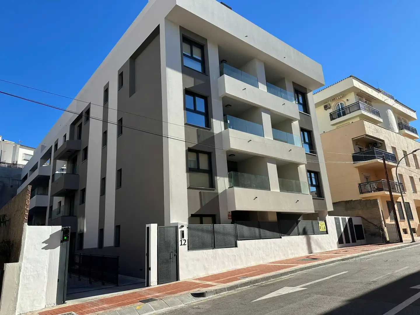 Exterior view of Flat for sale in Benalmádena  with Air Conditioner, Terrace and Community pool