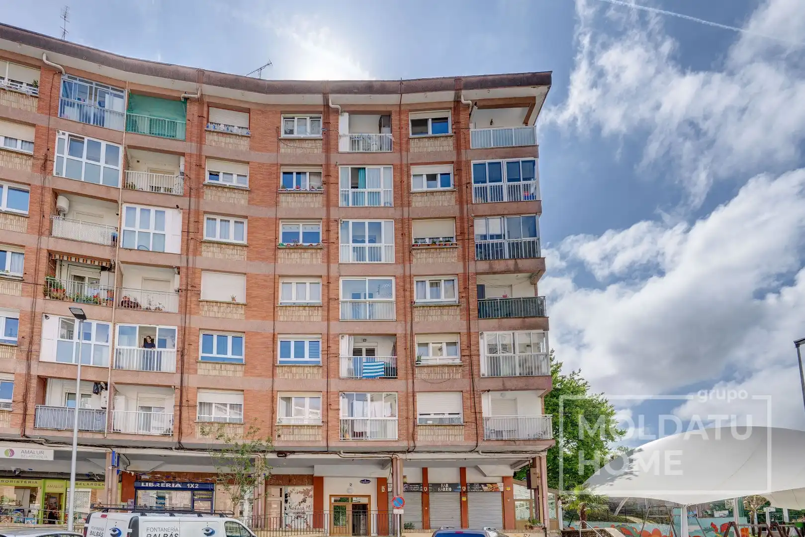 Außenansicht von Wohnung zum Verkauf in Donostia - San Sebastián  mit Heizung, Terrasse und Abstellraum