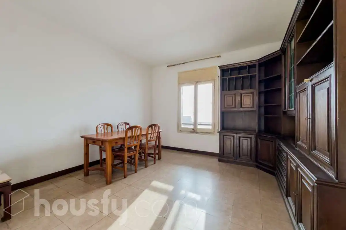 Piso con ascensor en venta en Carrer d'Enric Granados ., imagen 2