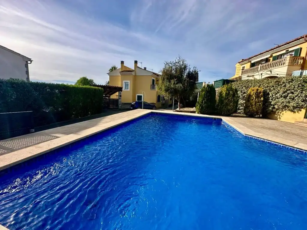 Piscina de Casa adosada en venta en Calvià con Aire acondicionado, Jardín privado y Terraza