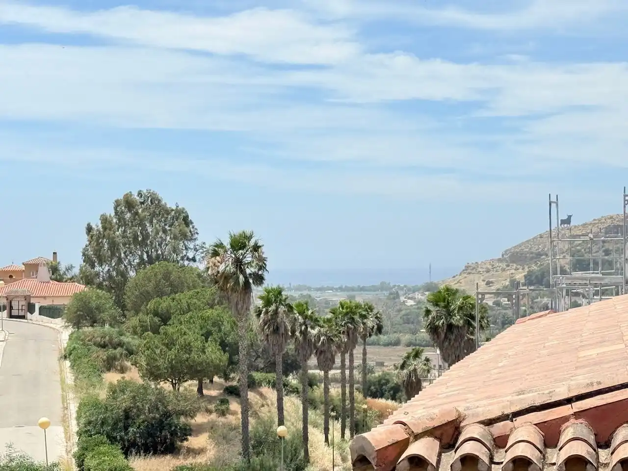 Vista exterior de Casa o xalet en venda en Vélez-Málaga amb Aire condicionat, Calefacció i Jardí privat