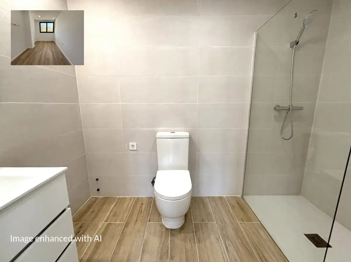 Bathroom of Flat for sale in Girona  with Air Conditioner, Heating and Parquet flooring