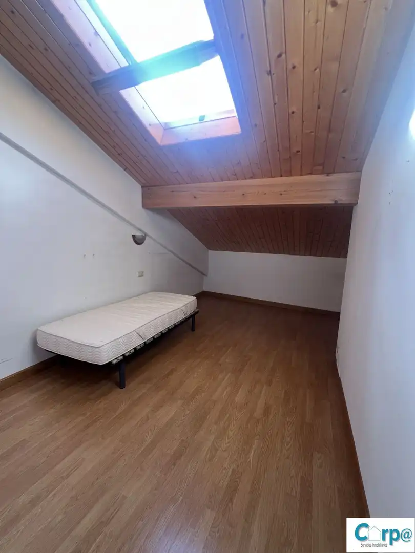 Flat for rent in Puente la Reina / Gares  with Heating, Parquet flooring and Balcony