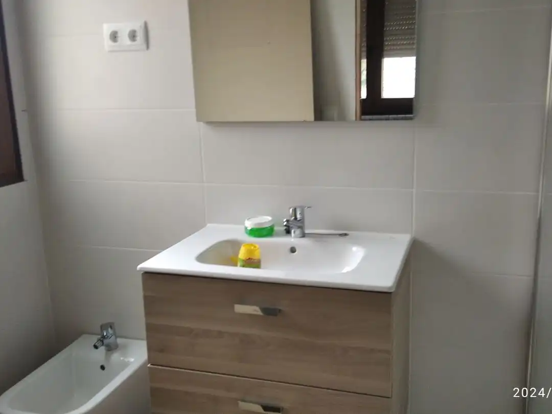 Bathroom of Flat for rent in La Guingueta d'Àneu, Lleida